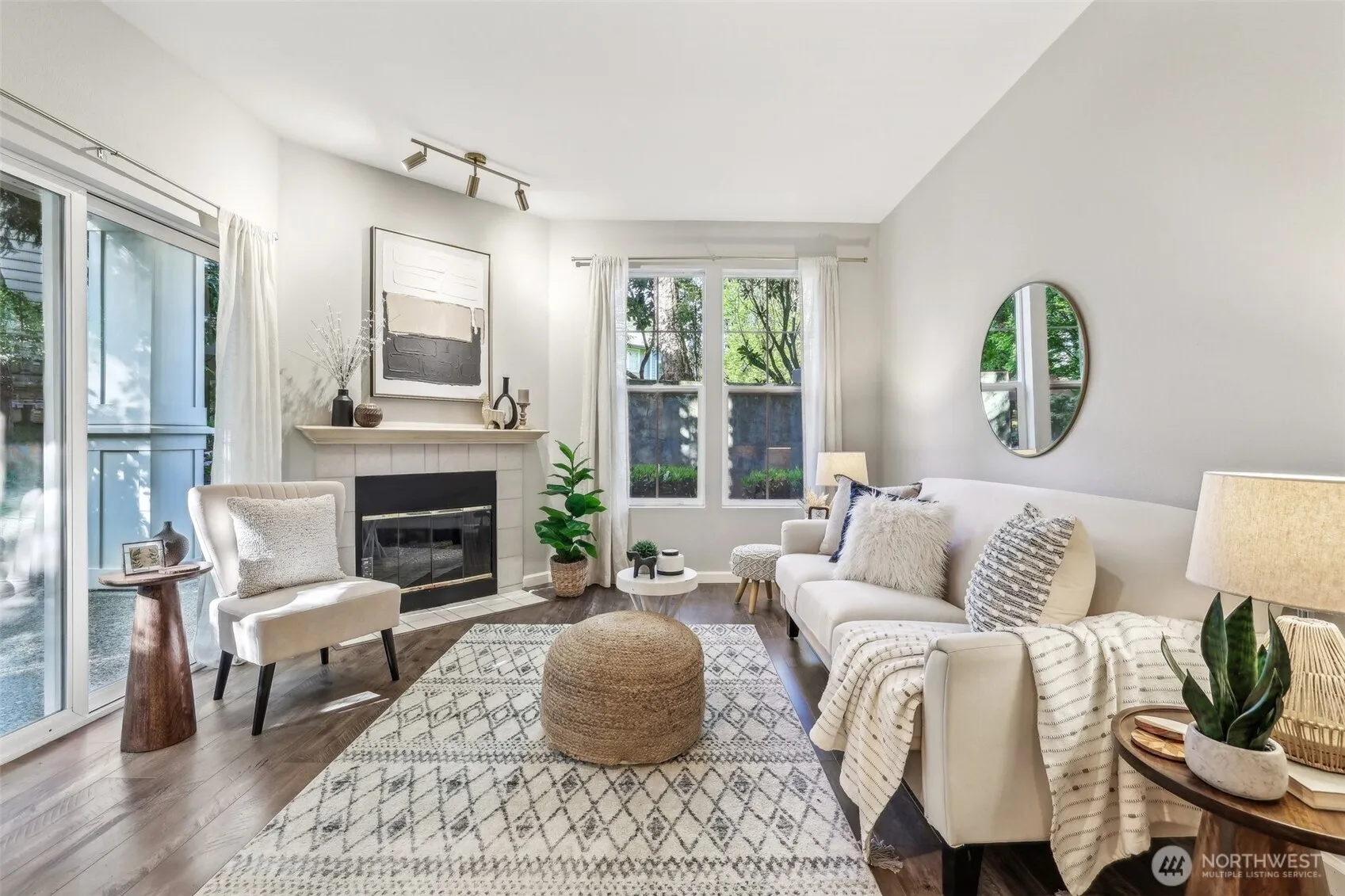 2074 Newport Way Nw #10-1, Issaquah