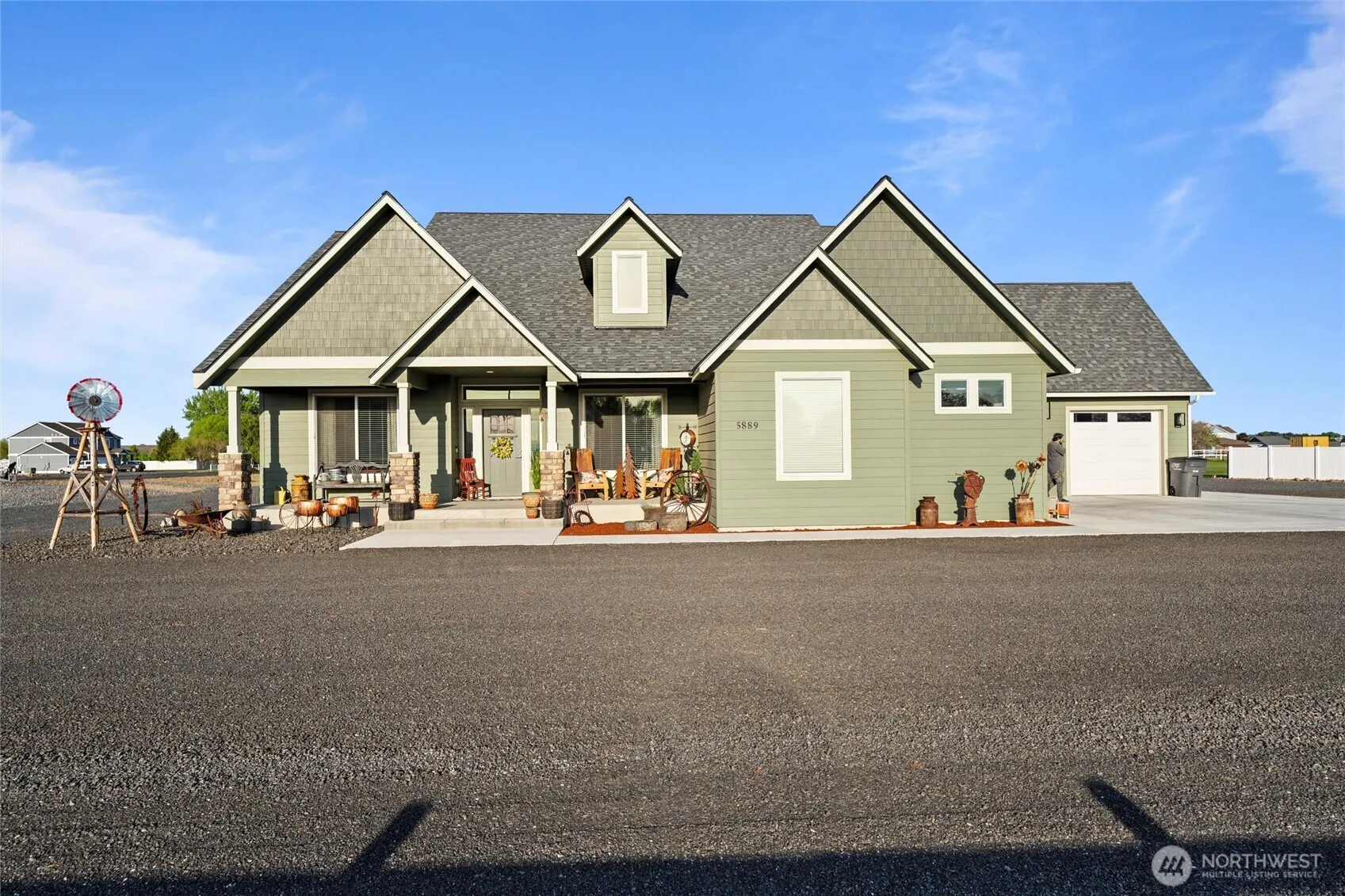 Property photo for 5889 Ne Road J.2, Moses Lake photo 2