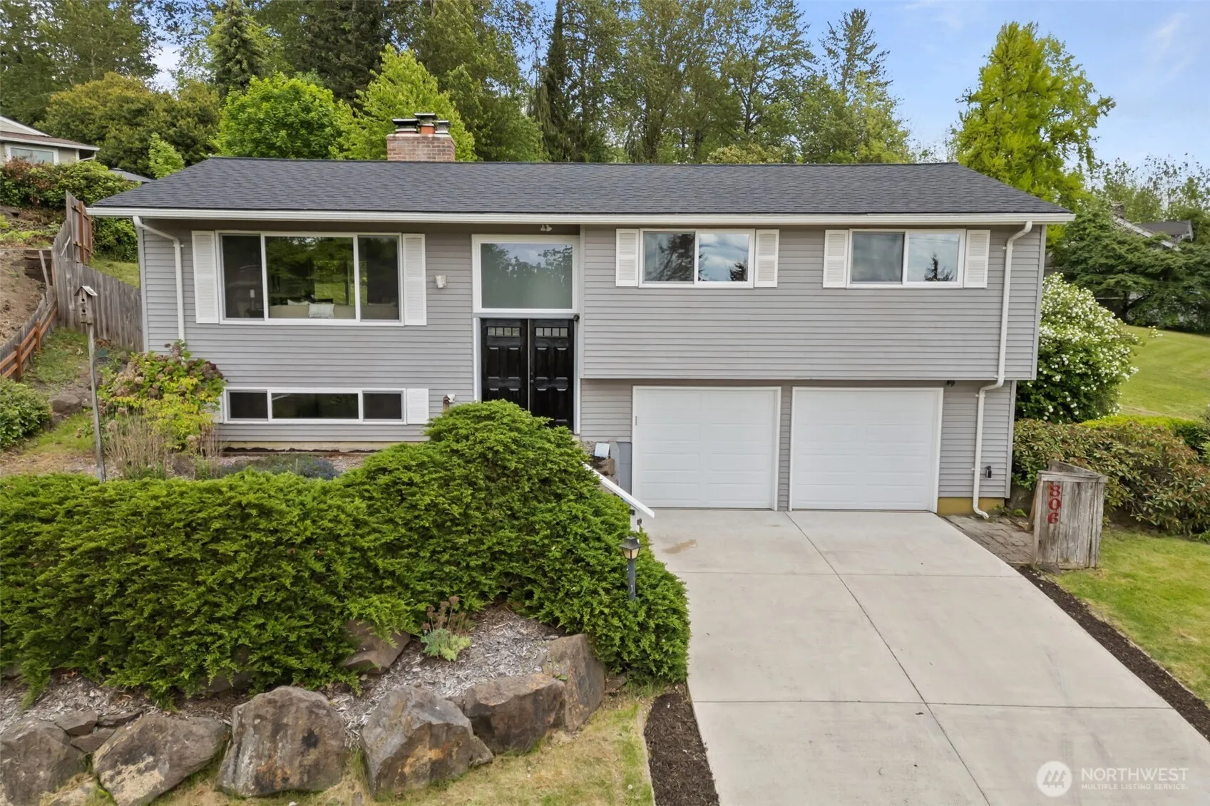 806 Hazel Avenue N, Kent