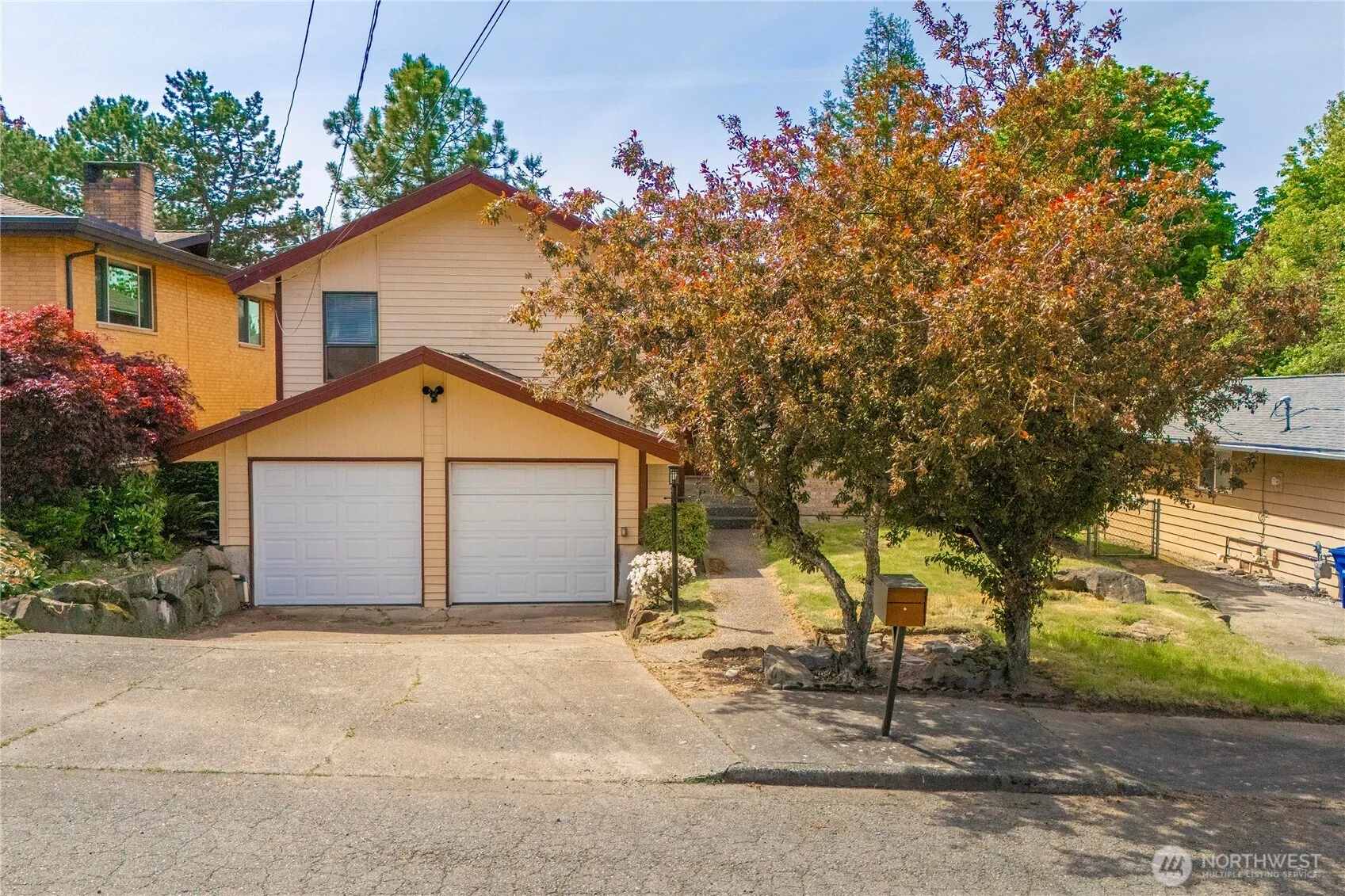 Property photo for 11815 77th Avenue S, Seattle photo 2