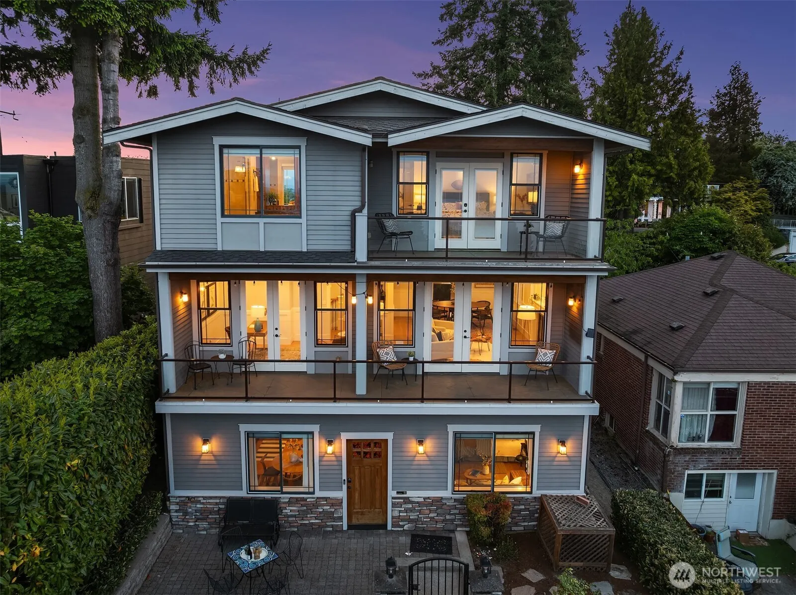 Property photo for 924 30th Avenue S, Seattle