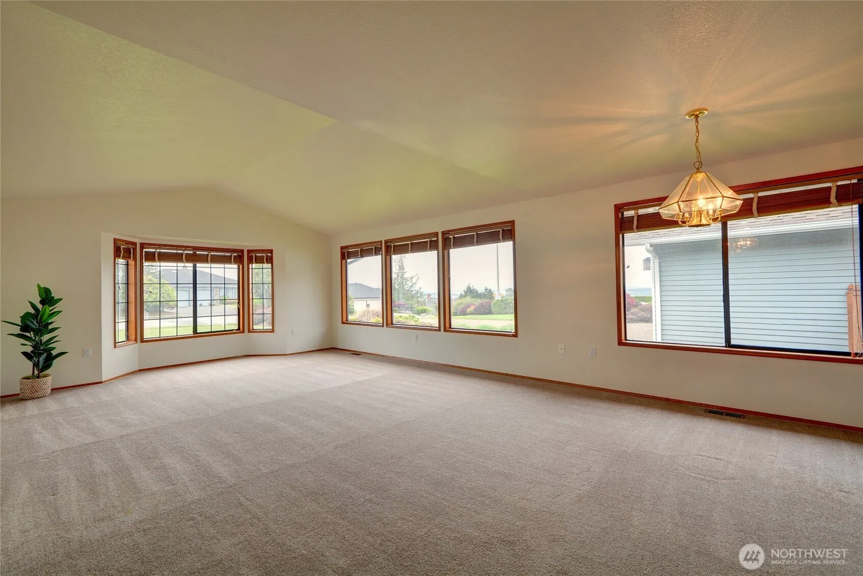 Property photo for 8213 75th Street Ne, Marysville photo 5