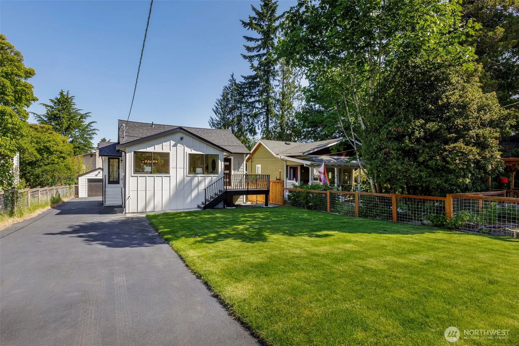 Property photo for 1042 Ne 100th Street, Seattle photo 2