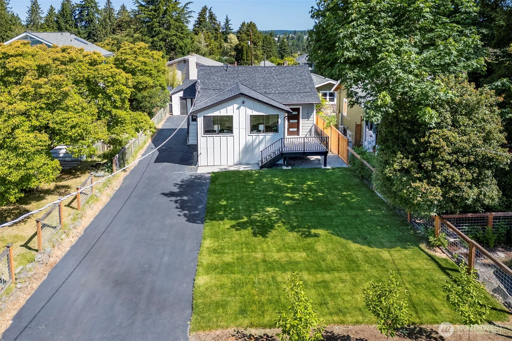 Property photo for 1042 Ne 100th Street, Seattle photo 3