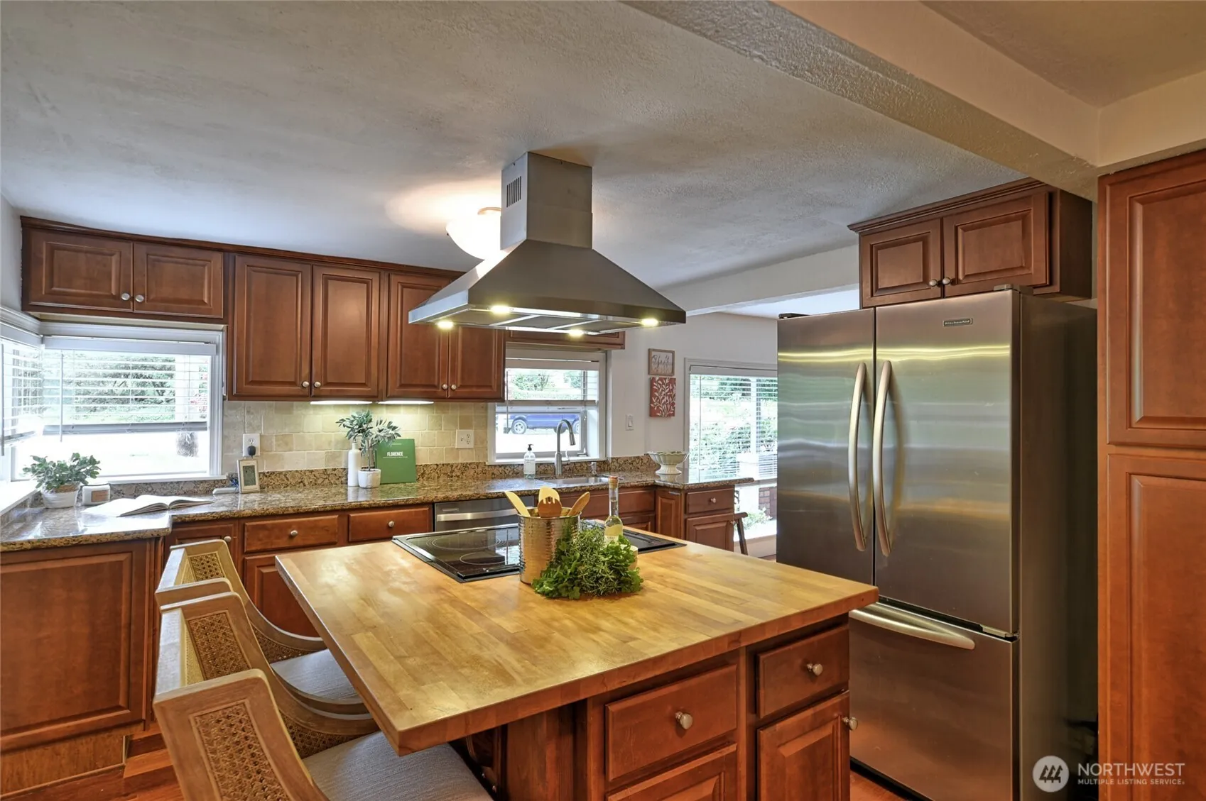 Property photo for 10733 14th Avenue Ne, Seattle photo 4