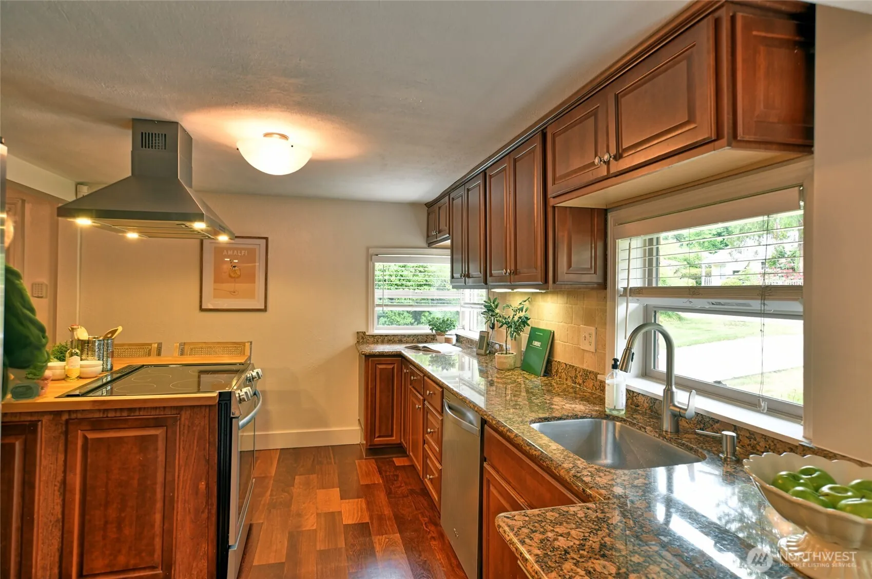 Property photo for 10733 14th Avenue Ne, Seattle photo 3