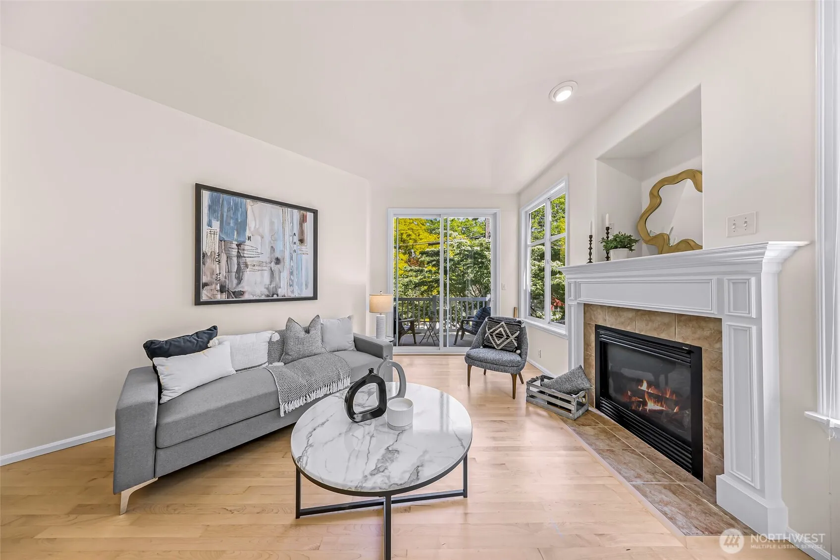 Property photo for 6547 5th Avenue Ne #b, Seattle photo 2