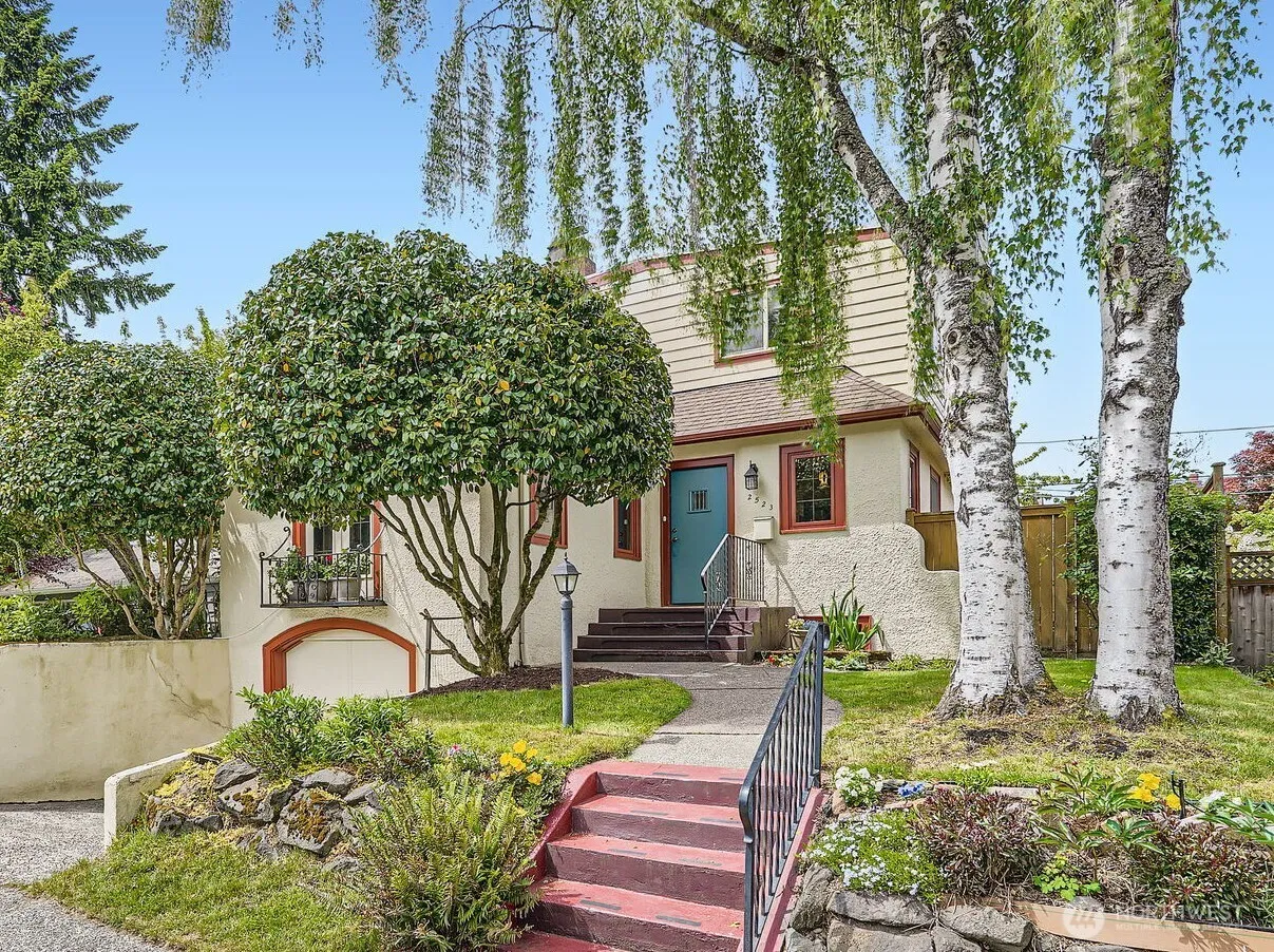 Property photo for 2523 Royal Court E, Seattle