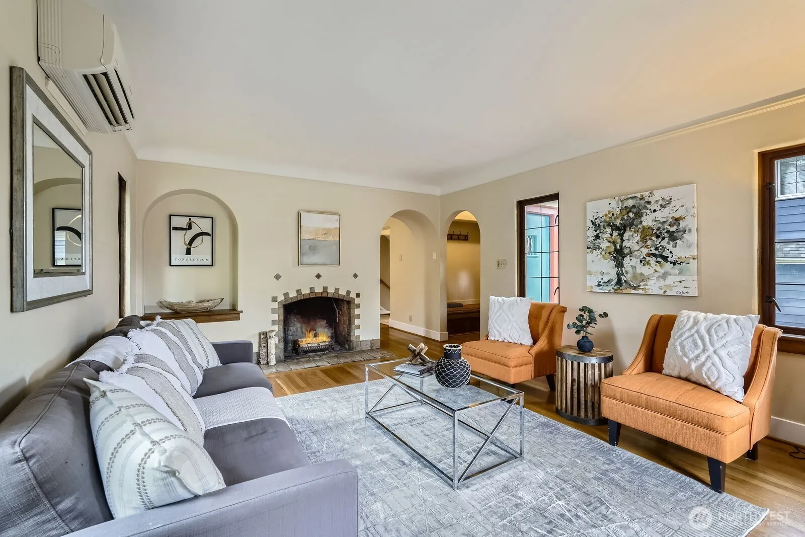 Property photo for 2523 Royal Court E, Seattle photo 5