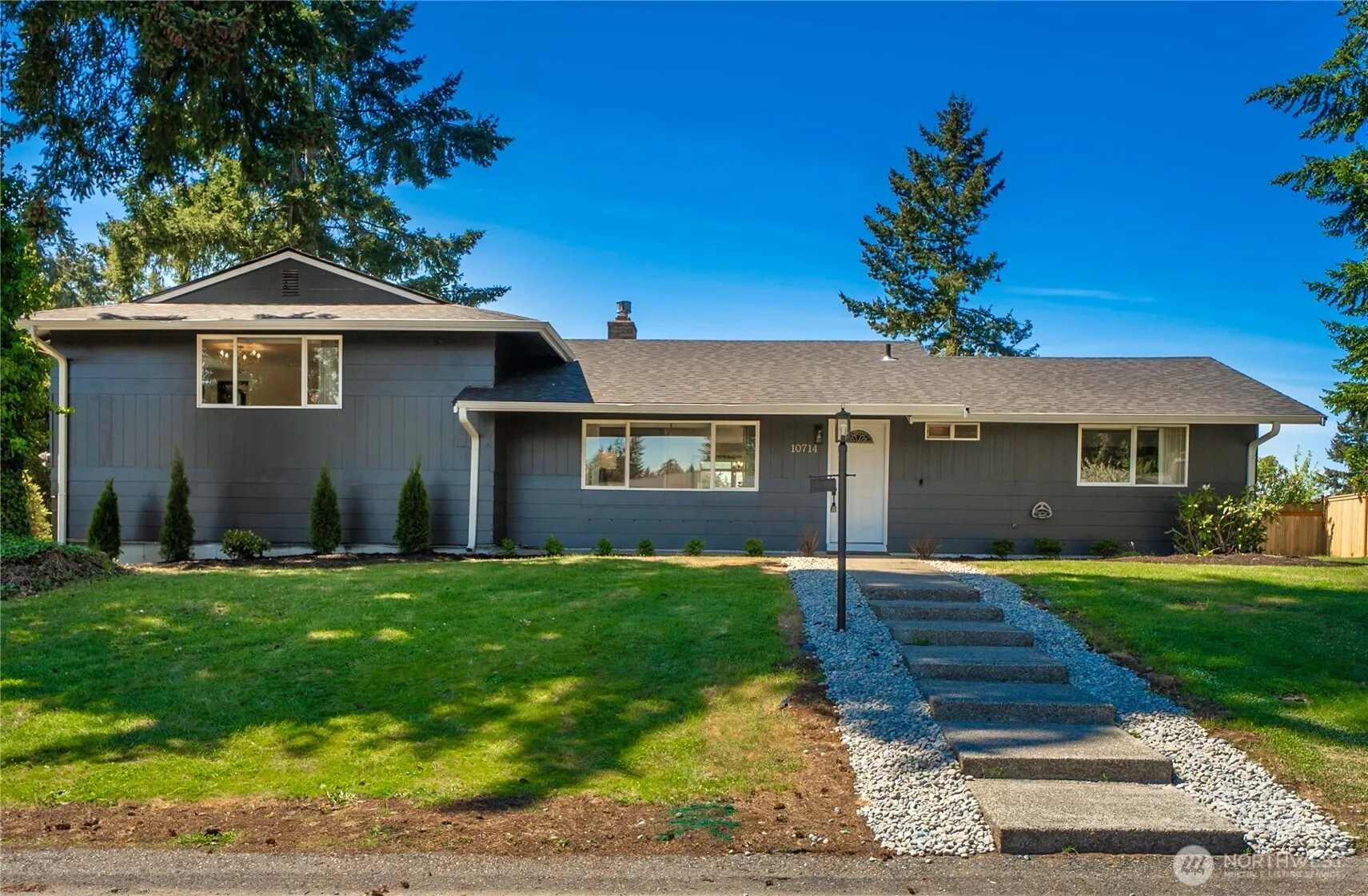 Property photo for 10714 111th Avenue Sw, Tacoma