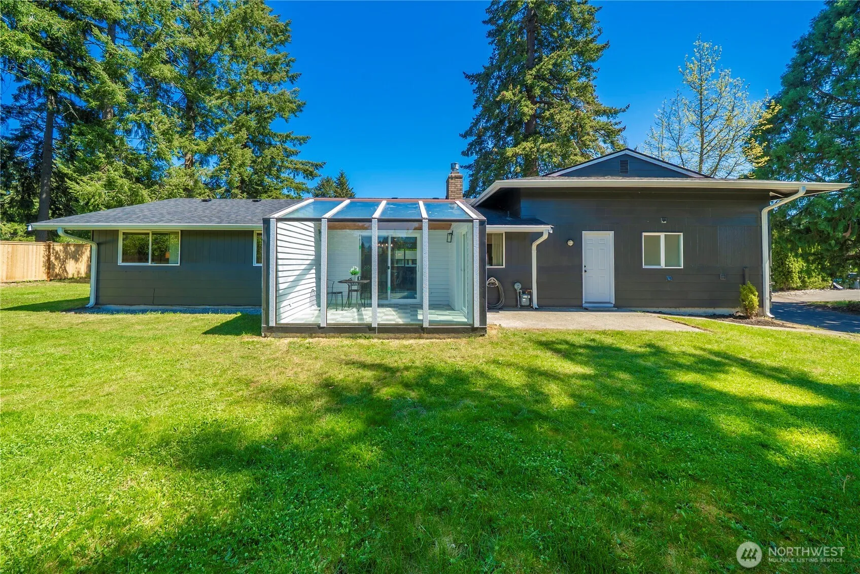 Property photo for 10714 111th Avenue Sw, Tacoma photo 4