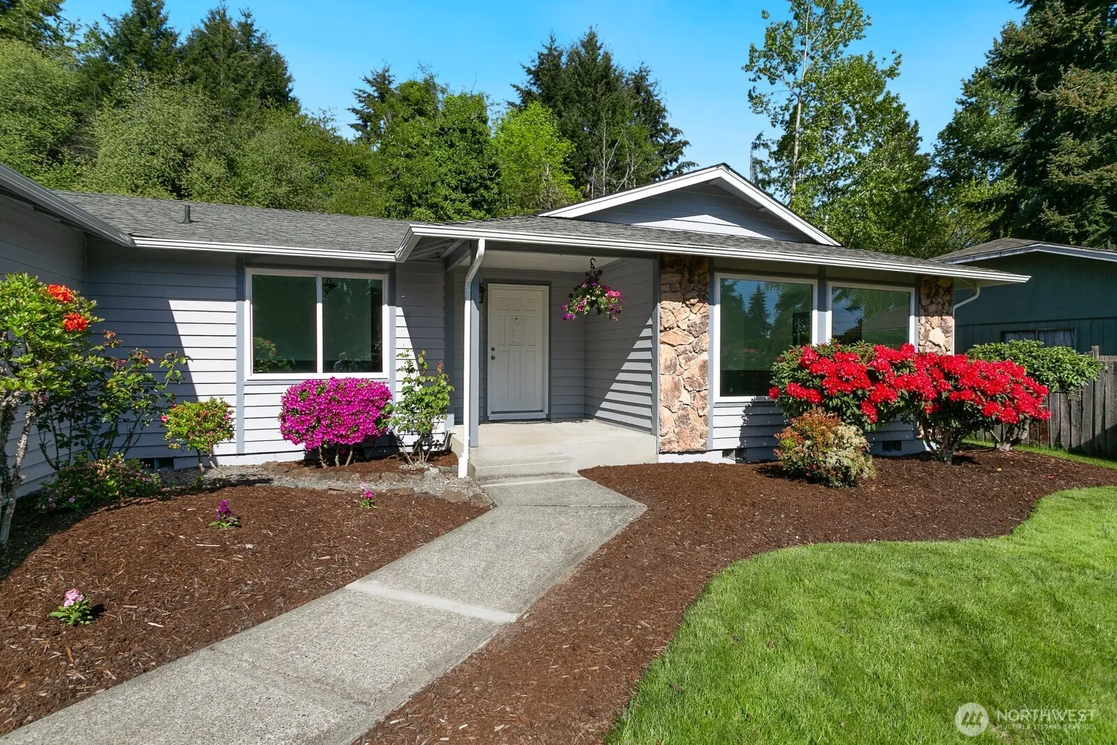Property photo for 15221 42nd Avenue E, Tacoma photo 2