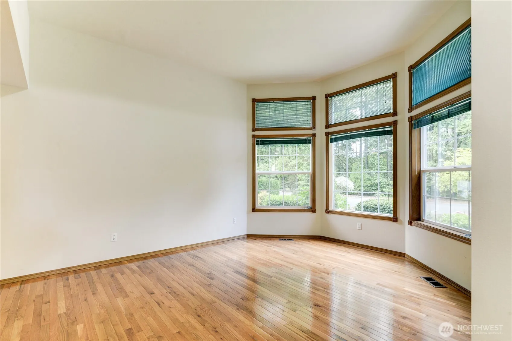 Property photo for 9515 Amanda Drive Ne, Olympia photo 5