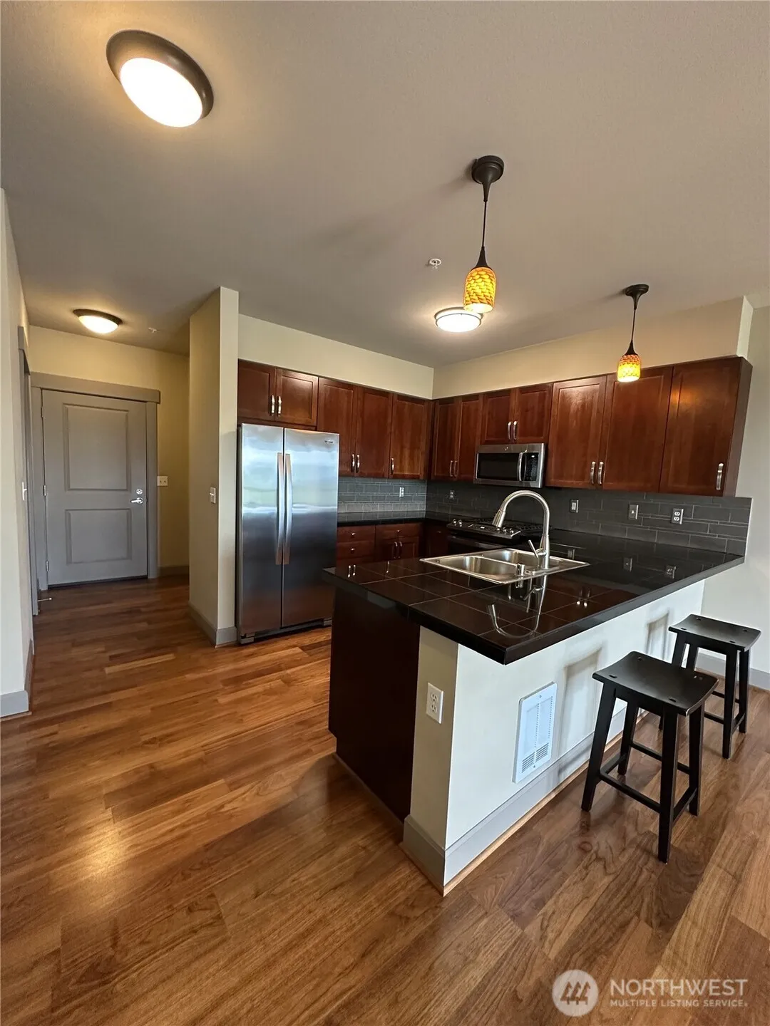 Property photo for 1880 25th Avenue Ne #303, Issaquah photo 5