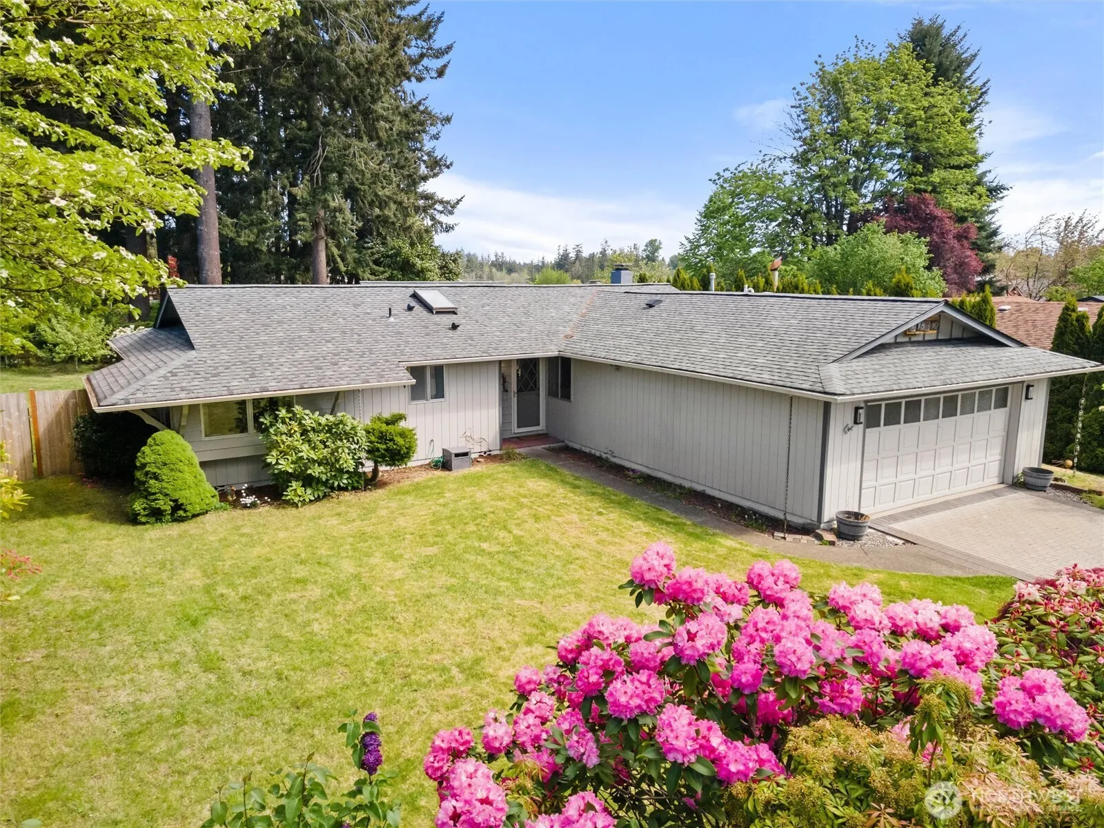 Property photo for 3602 Surrey Drive Ne, Olympia
