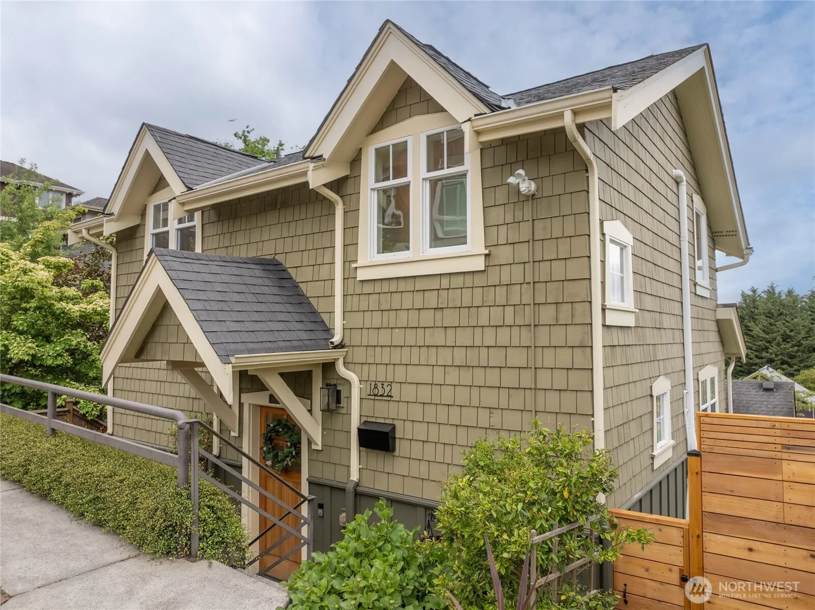 1832 12th Avenue W, Seattle