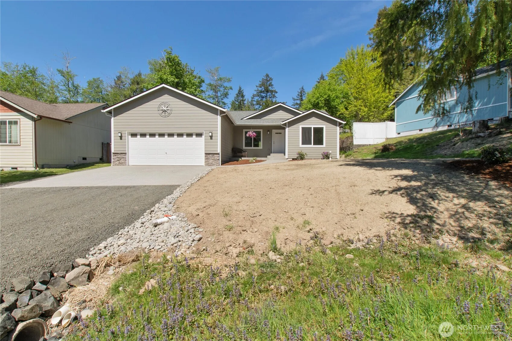 Property photo for 2216 Westwind Drive Nw, Olympia photo 2