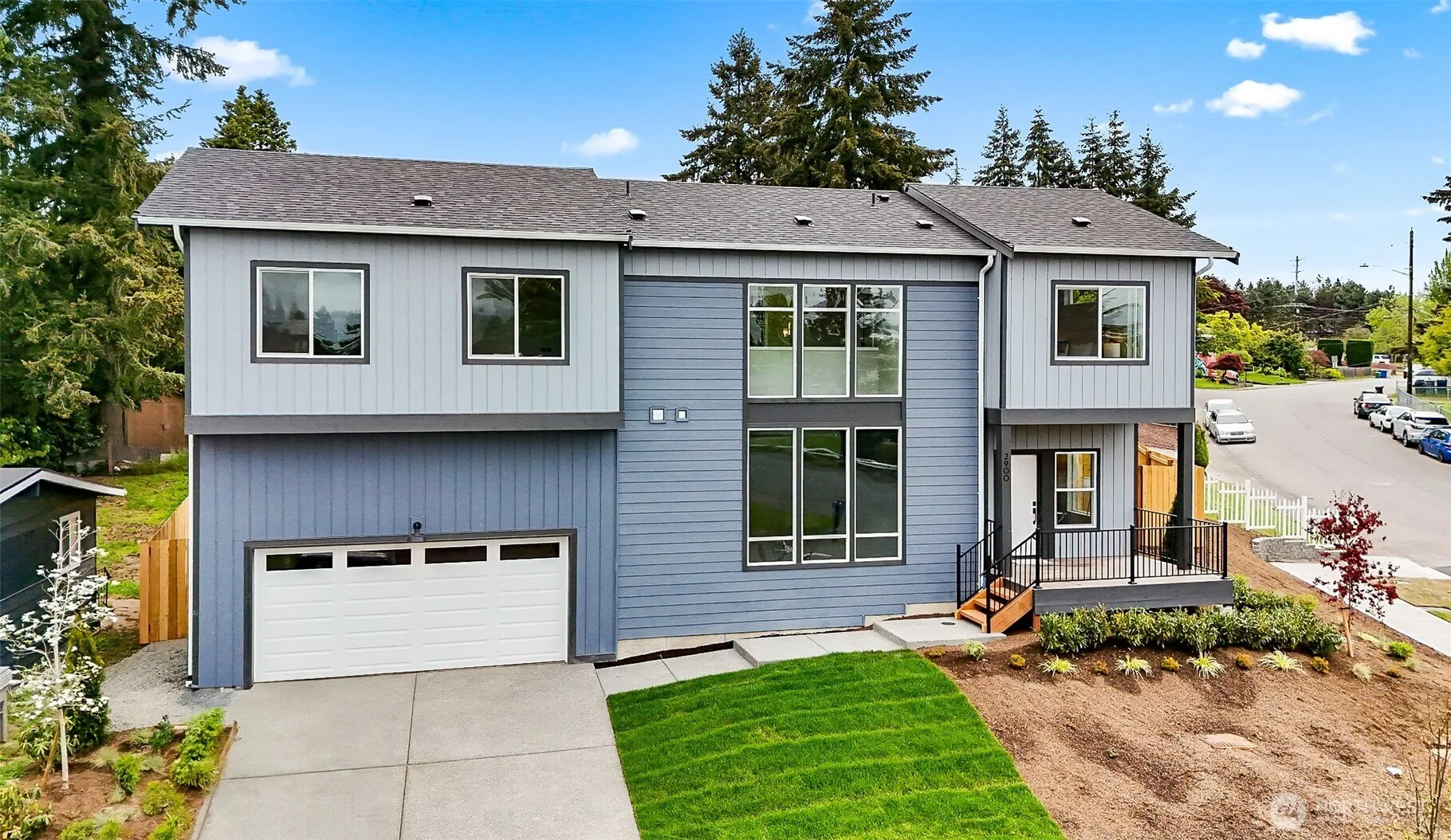 Property photo for 2900 Ne 5th Place, Renton photo 2
