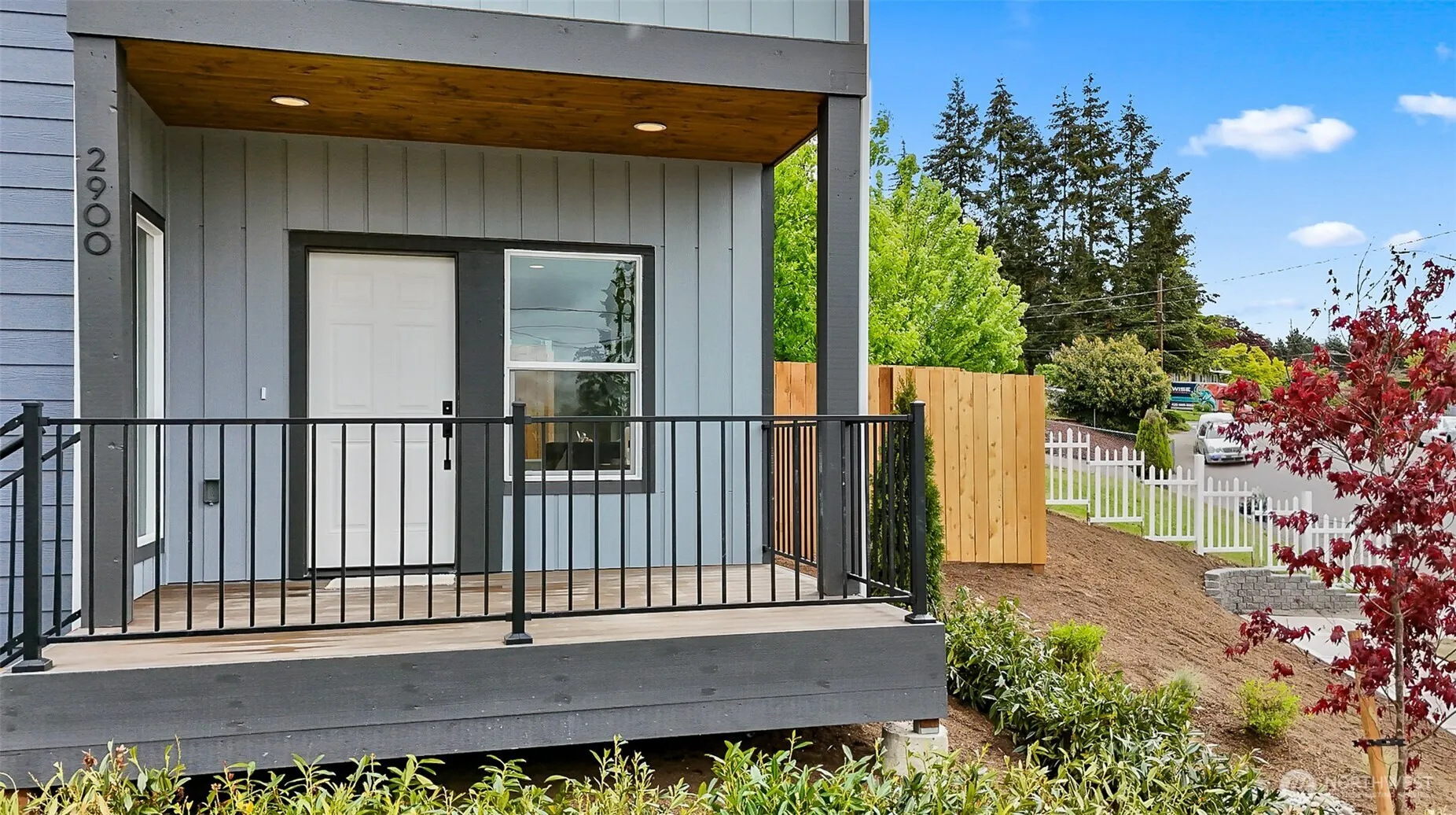 Property photo for 2900 Ne 5th Place, Renton photo 3