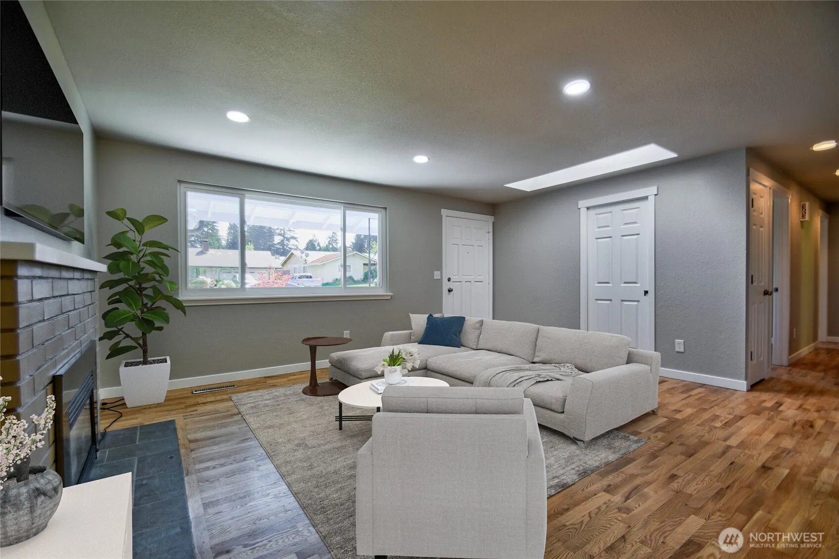 Property photo for 10910 114th Ave Sw, Tacoma photo 4