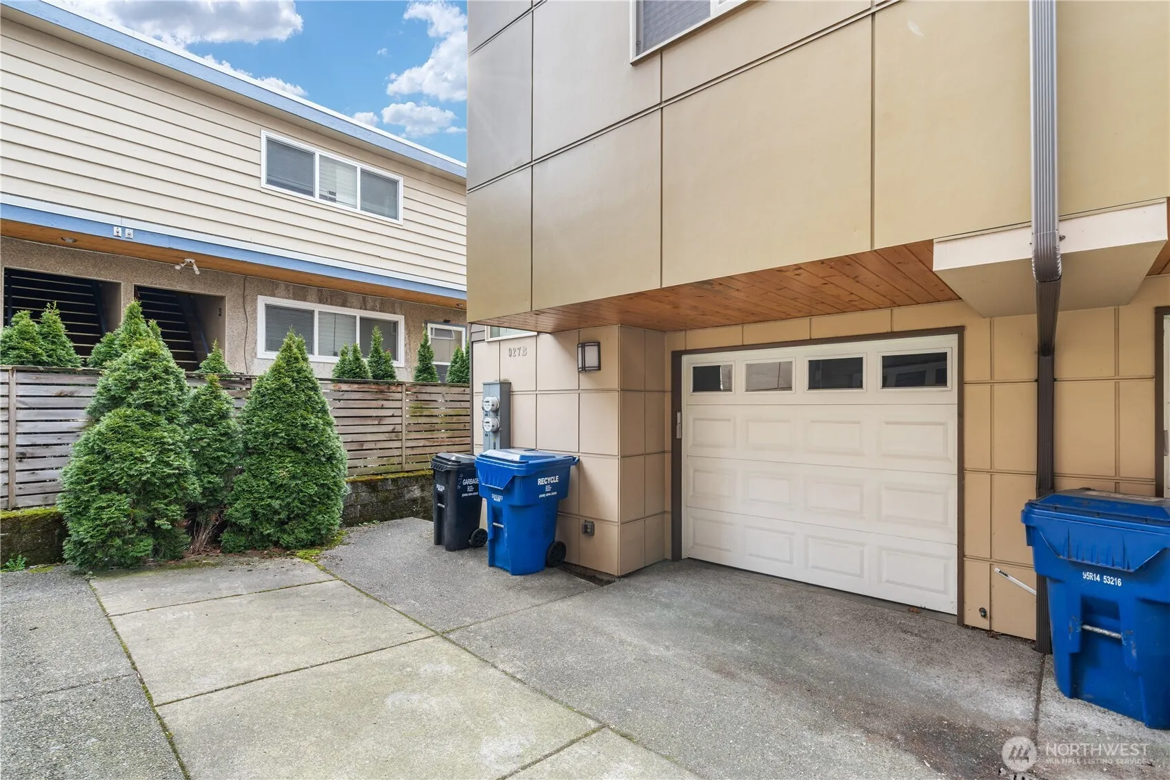 Property photo for 927 N 85th St #b, Seattle