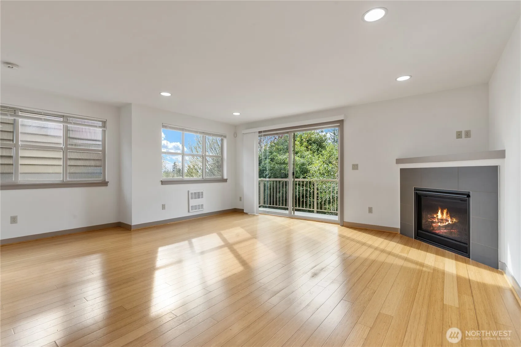 Property photo for 927 N 85th St #b, Seattle photo 2