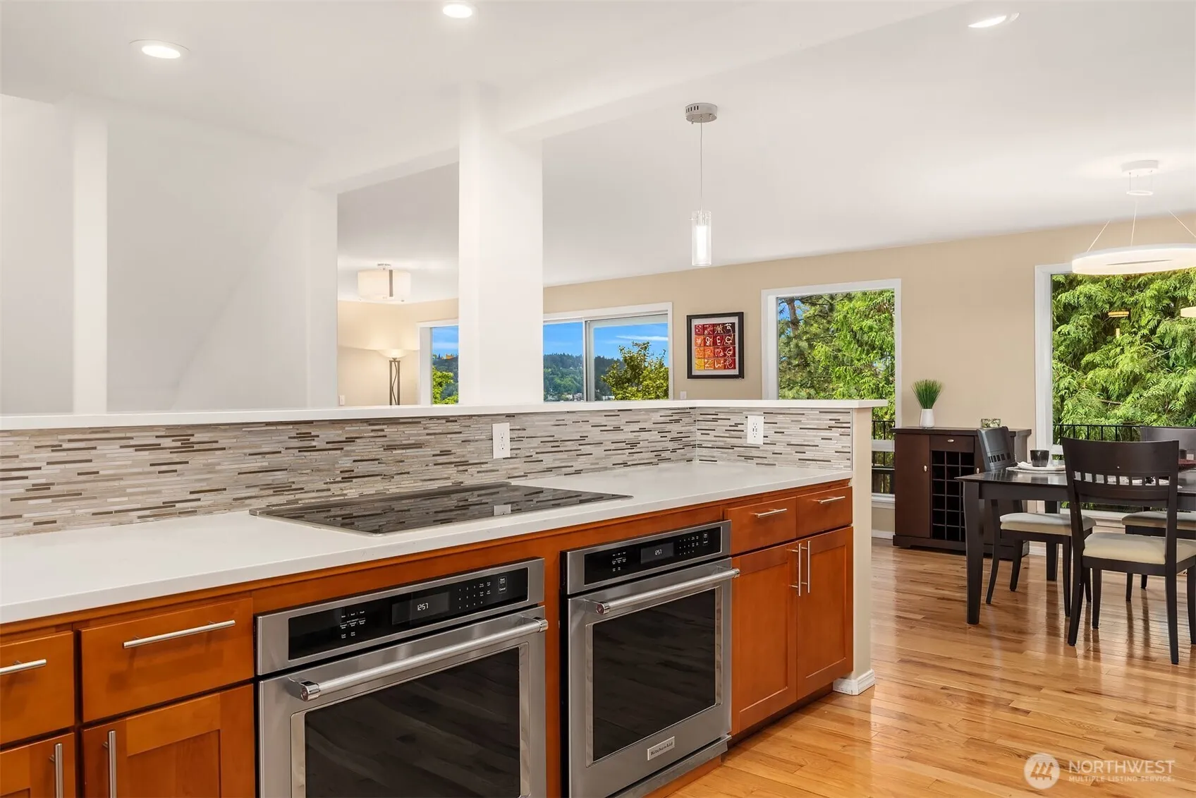 Property photo for 10504 Dixon Drive S, Seattle photo 5