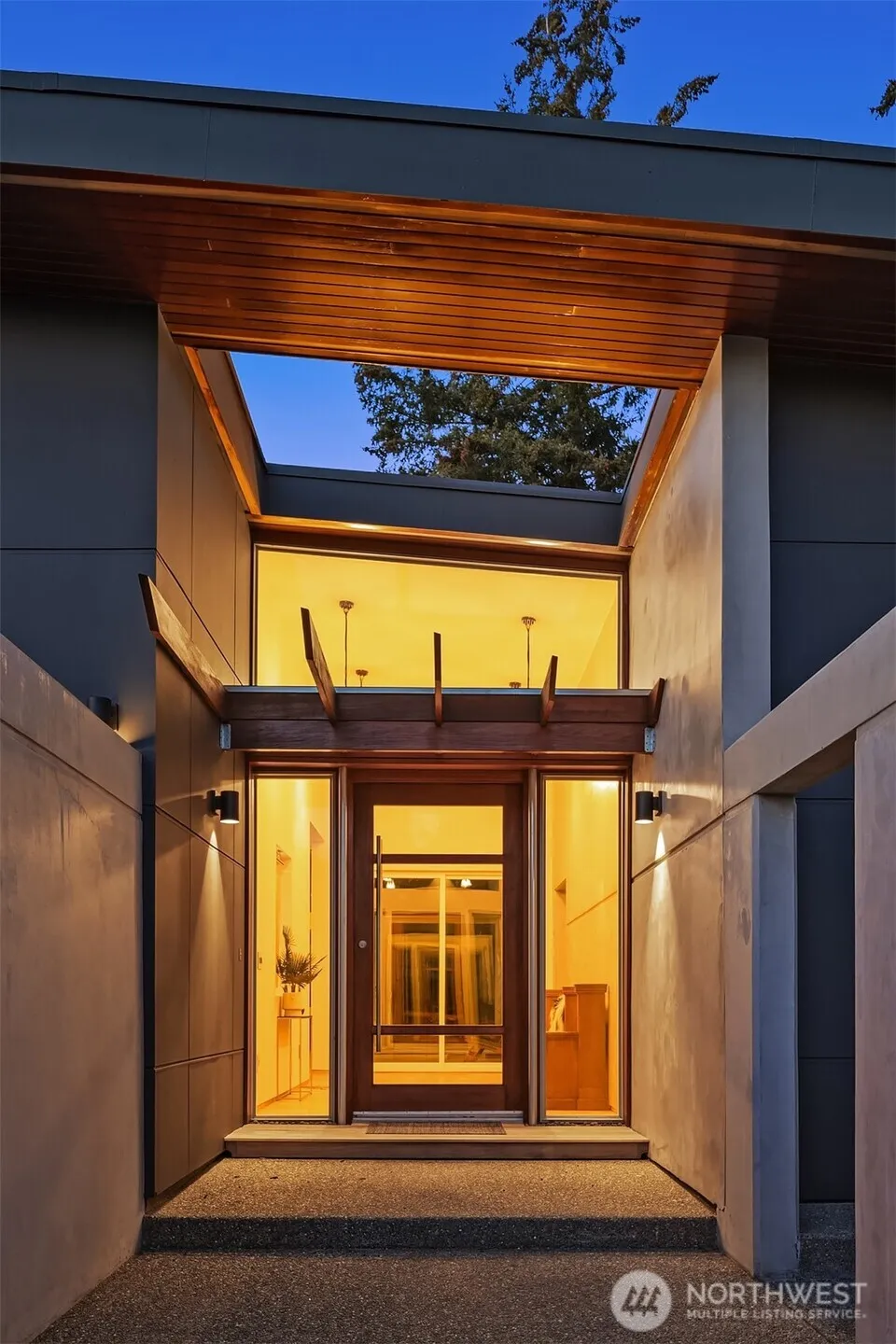Property photo for 7918 Seward Park Avenue S, Seattle photo 4