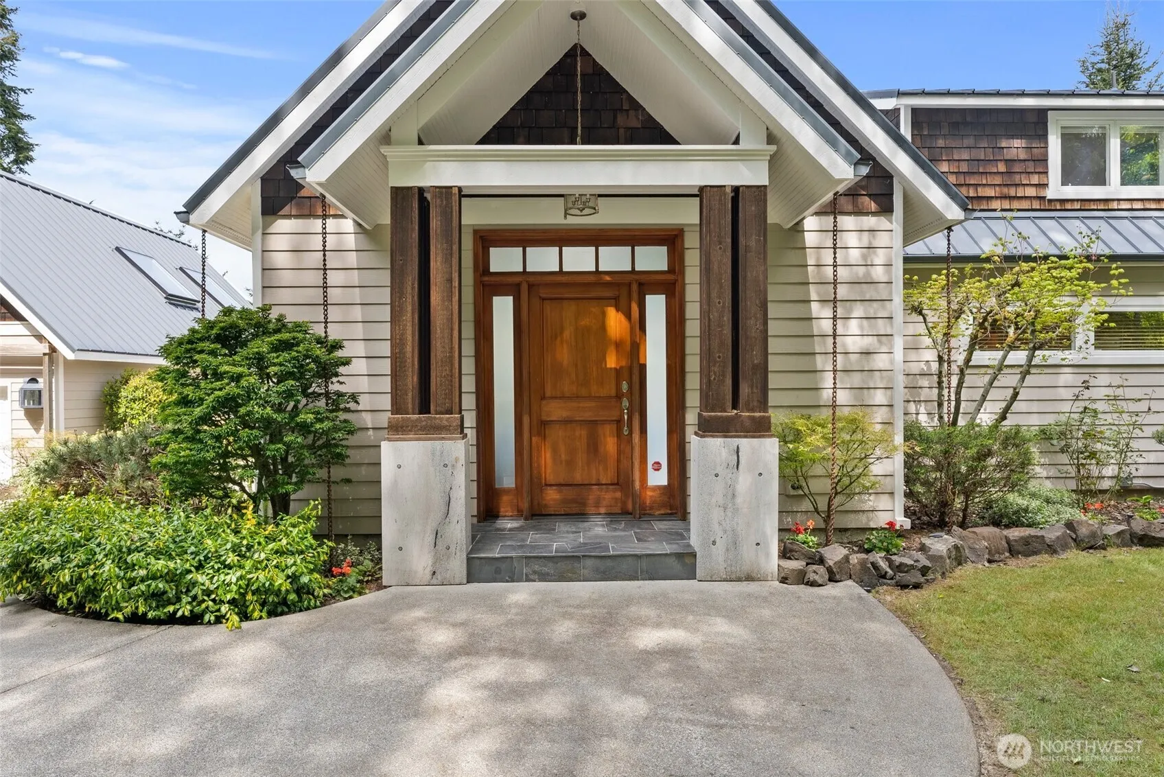 Property photo for 9811 Glacis Drive Ne, Olympia photo 3