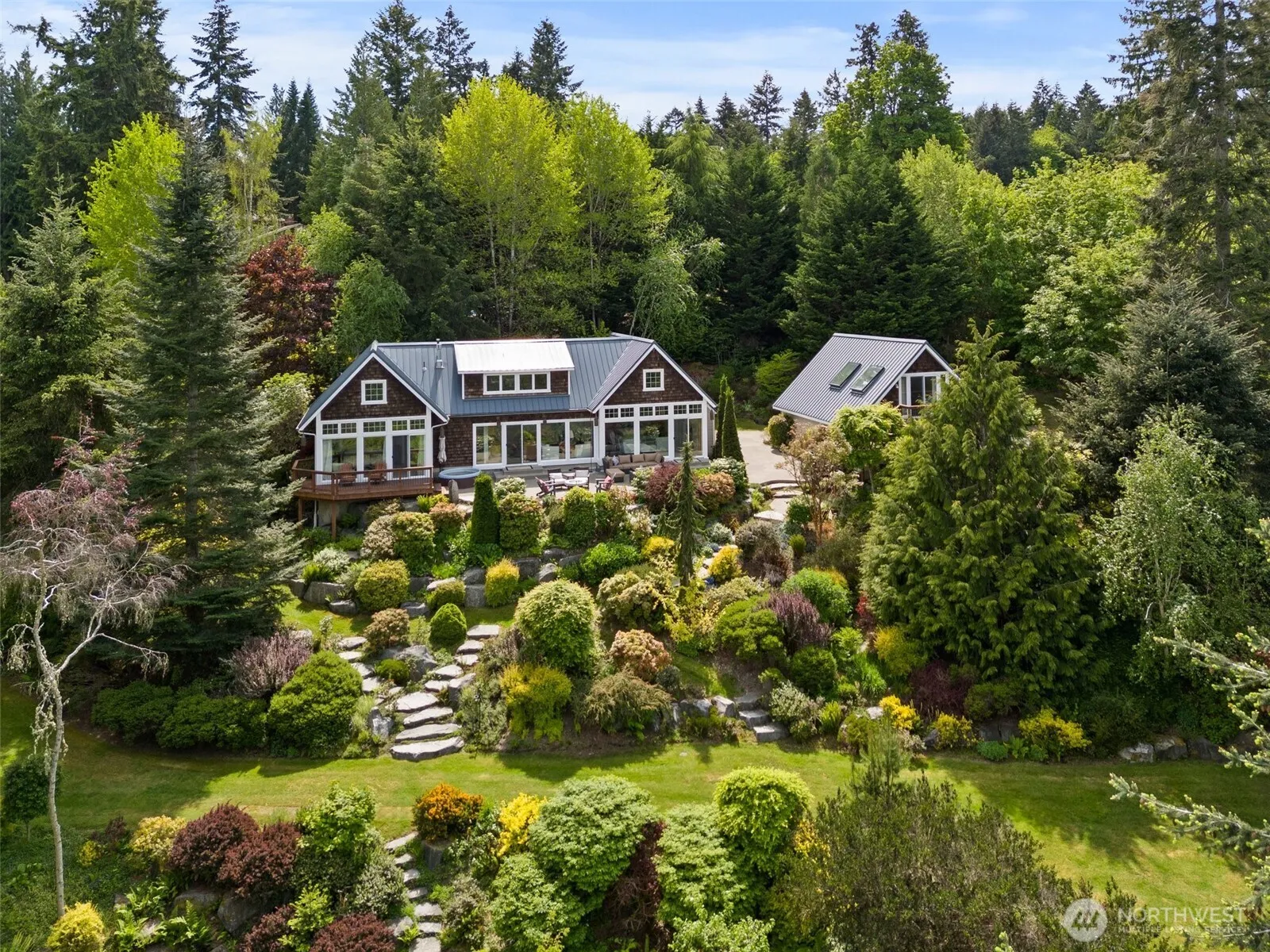 Property photo for 9811 Glacis Drive Ne, Olympia