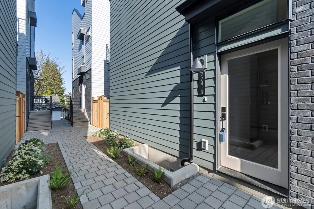 Property photo for 7741 15th Avenue Ne #b, Seattle