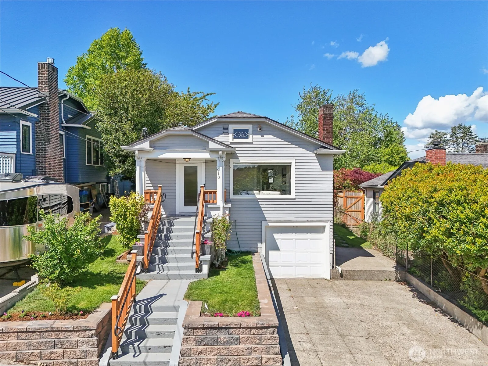 Property photo for 910 N 75th Street, Seattle
