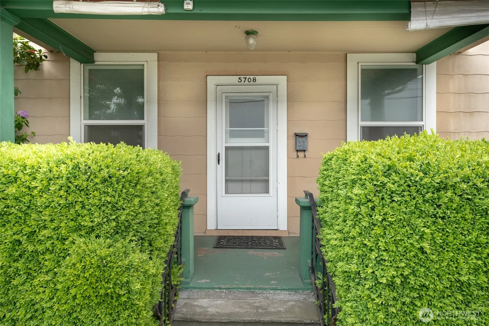 Property photo for 5708 7th Avenue S, Seattle photo 5