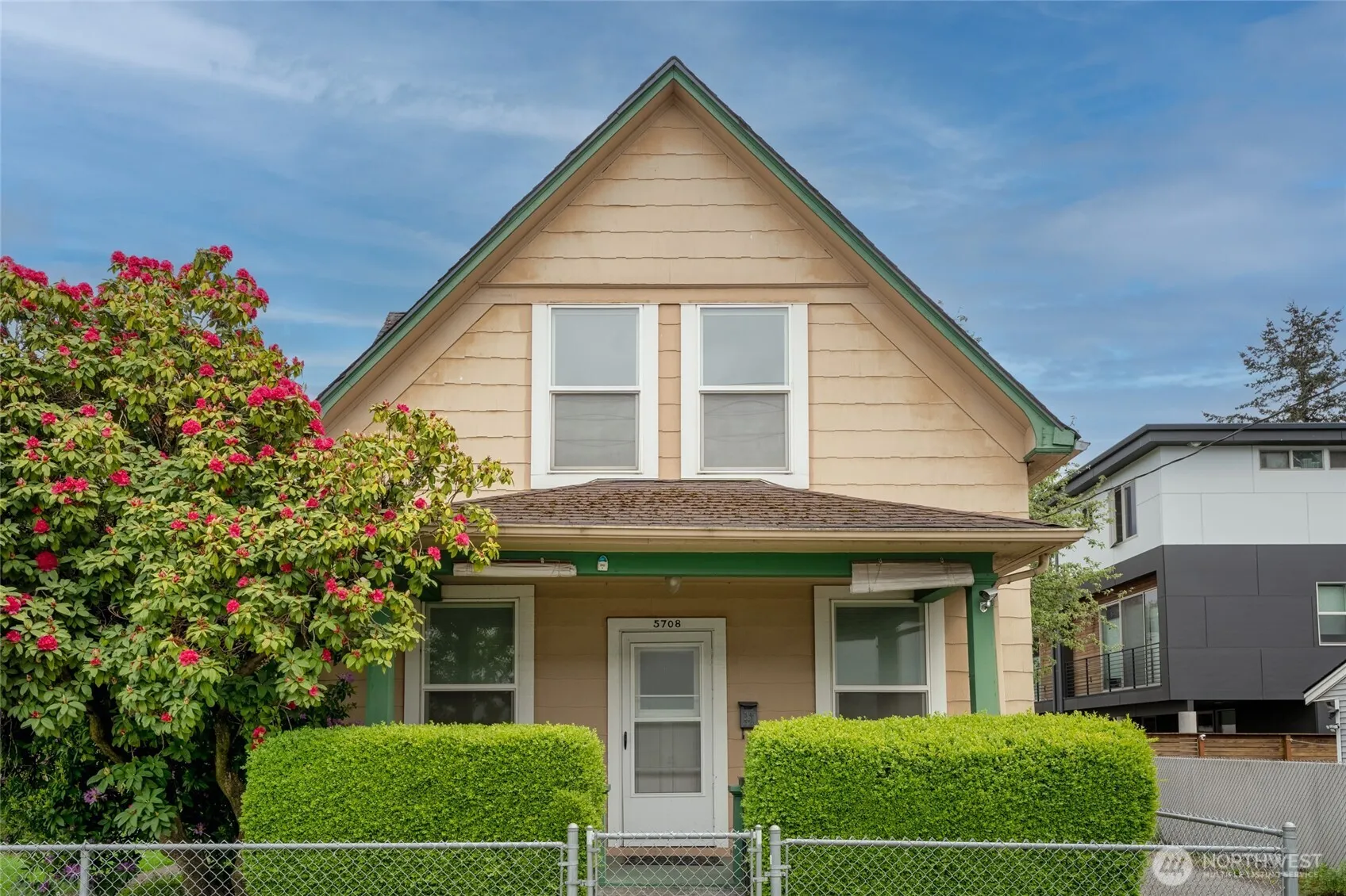 Property photo for 5708 7th Avenue S, Seattle photo 4