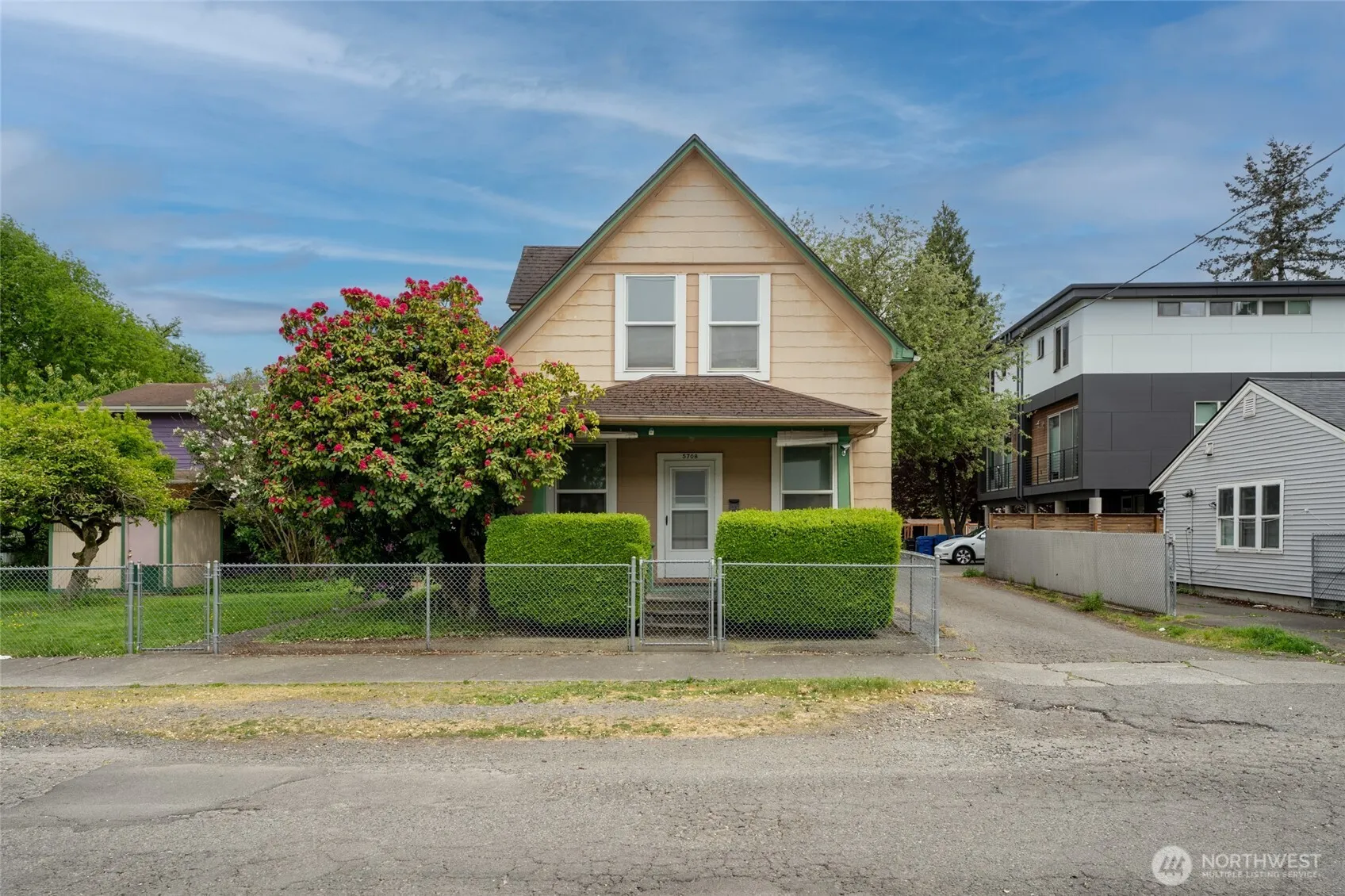 Property photo for 5708 7th Avenue S, Seattle photo 3