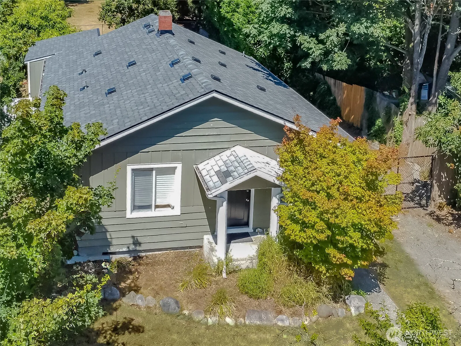 Property photo for 213 S 70th St, Tacoma photo 2
