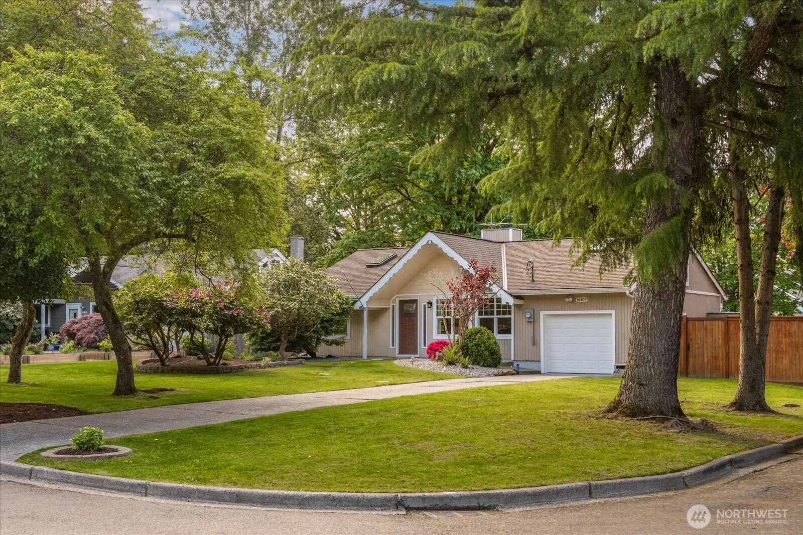 16407 Ne 96th Place, Redmond