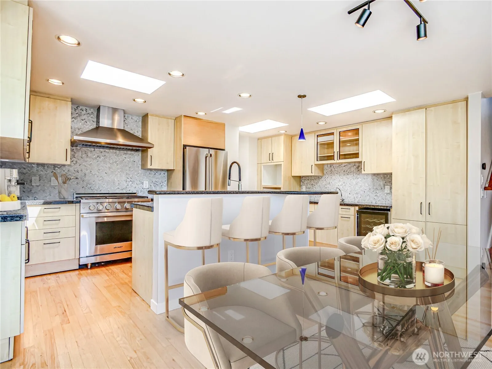 Property photo for 4441 53rd Avenue Sw, Seattle photo 5