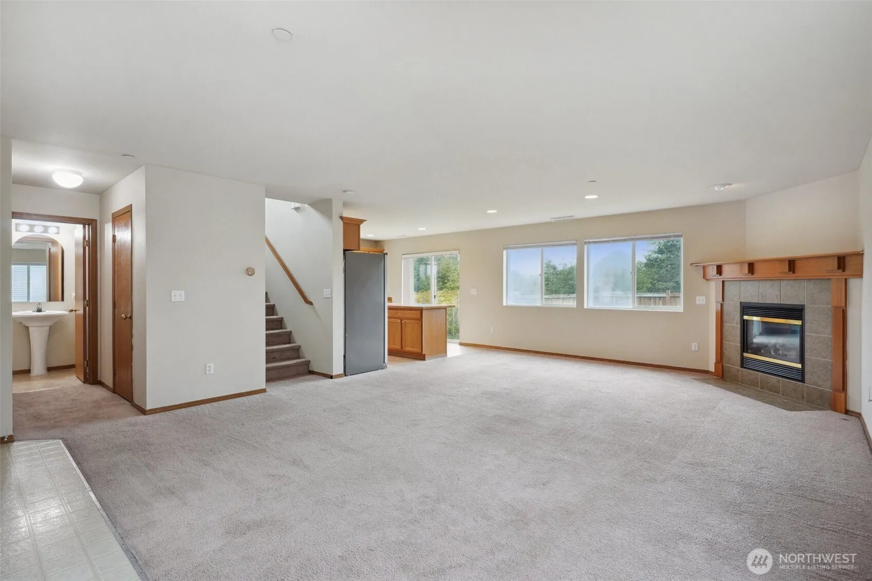 Property photo for 2048 Jensen Avenue, Dupont photo 5