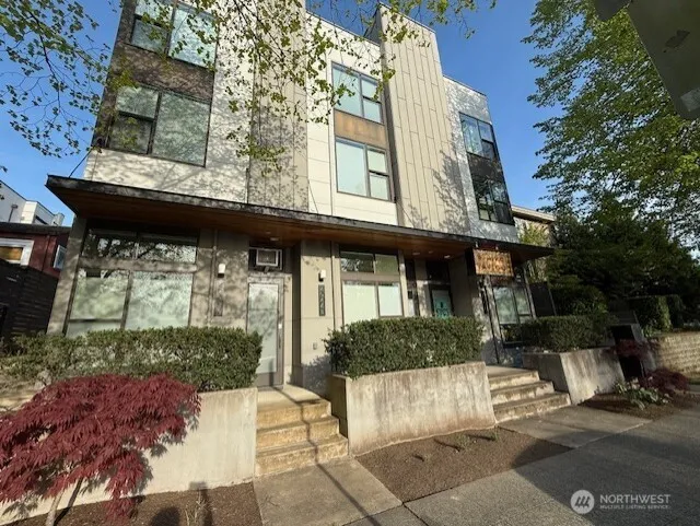 Property photo for 4044 California Avenue Sw #a, Seattle