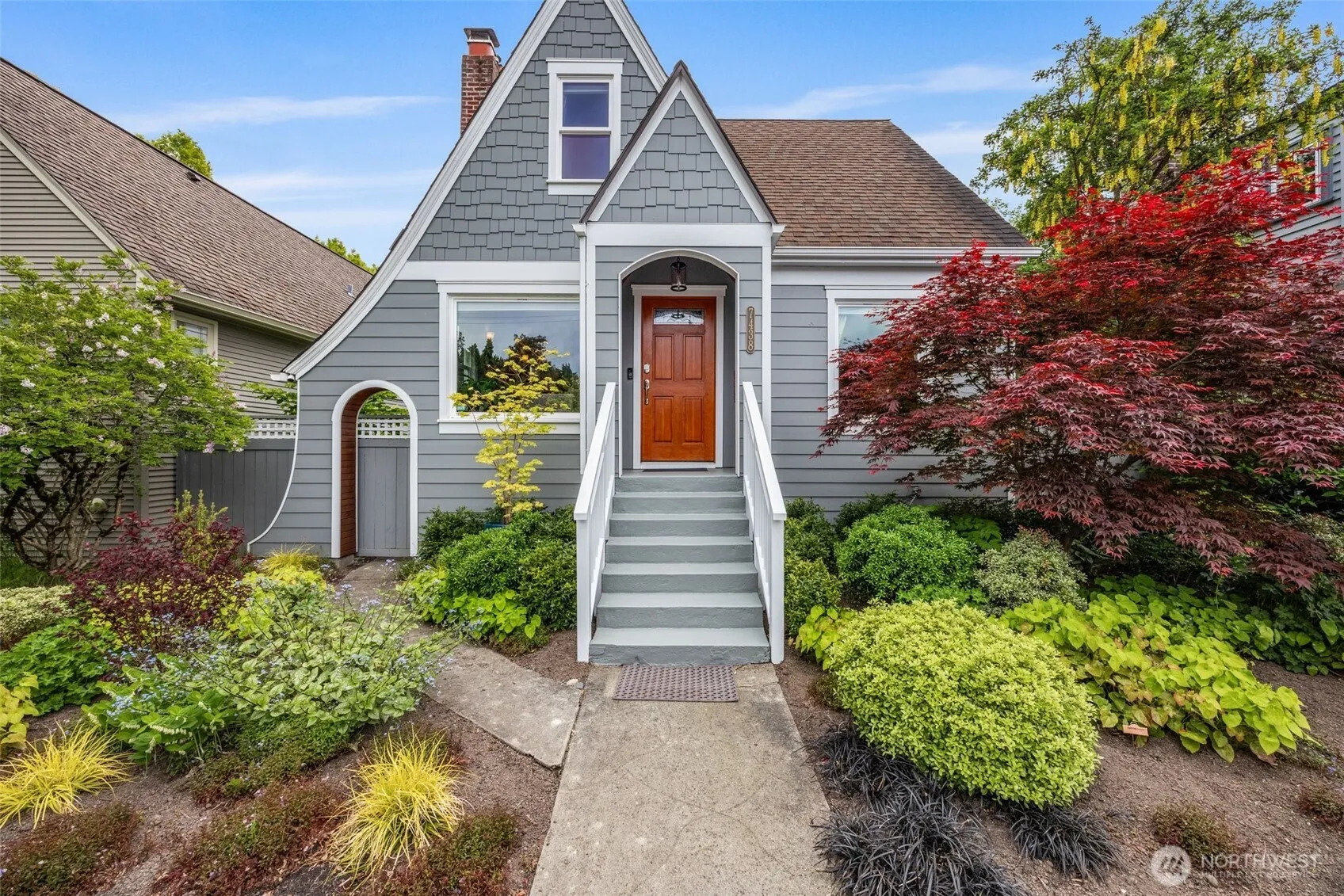 Property photo for 7438 Winona Avenue N, Seattle photo 2