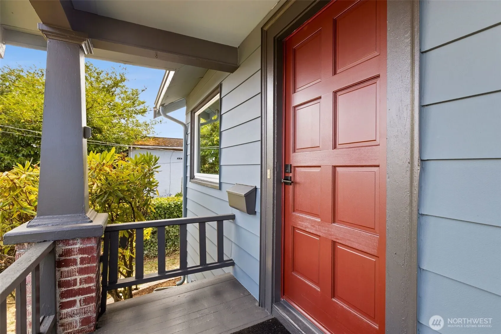 Property photo for 3859 34th Avenue Sw, Seattle photo 2