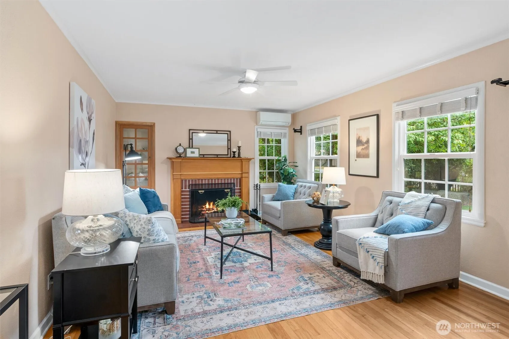 Property photo for 10727 20th Avenue Ne, Seattle photo 4