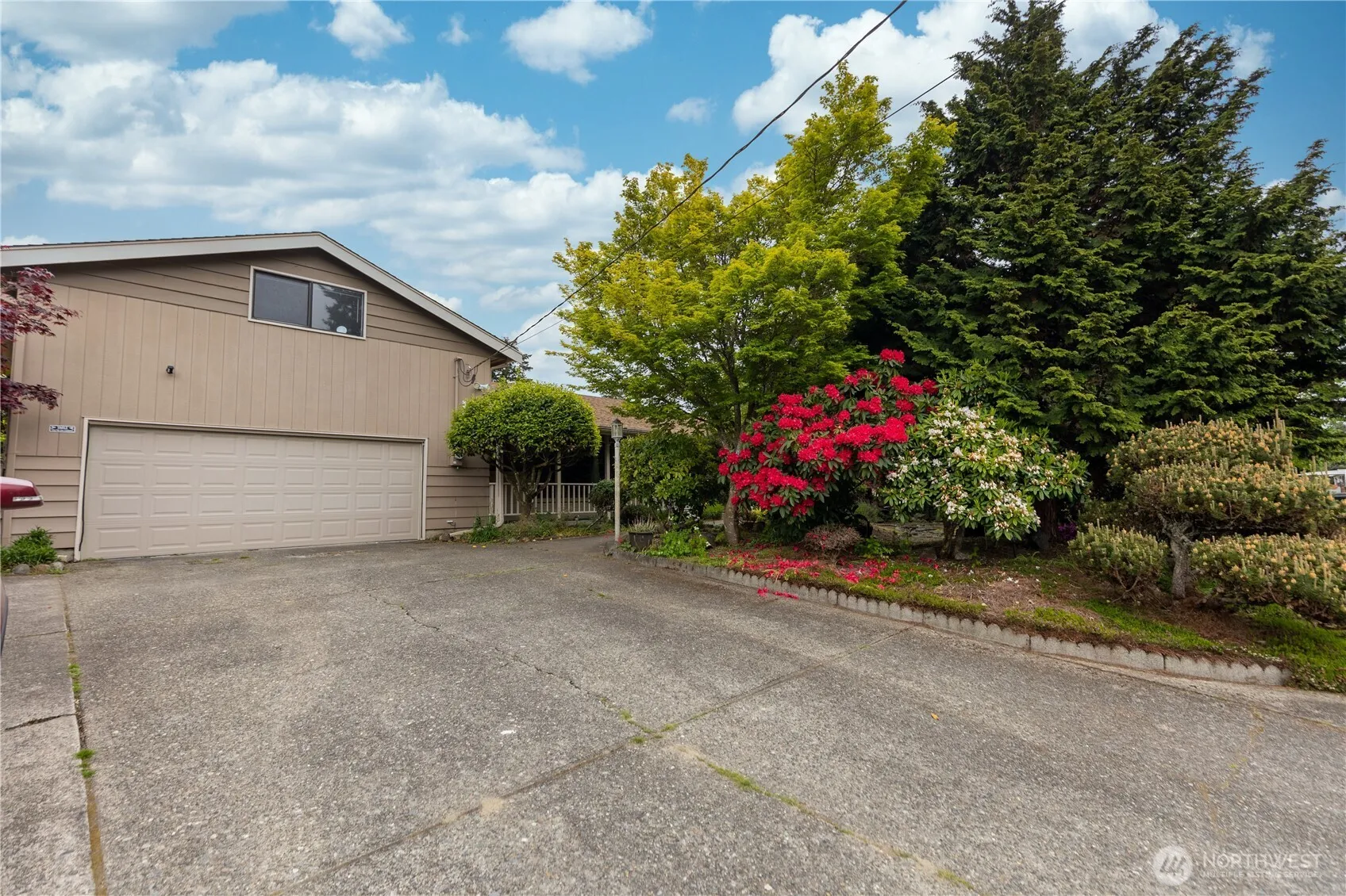 Property photo for 10517 109th Avenue Sw, Tacoma photo 2