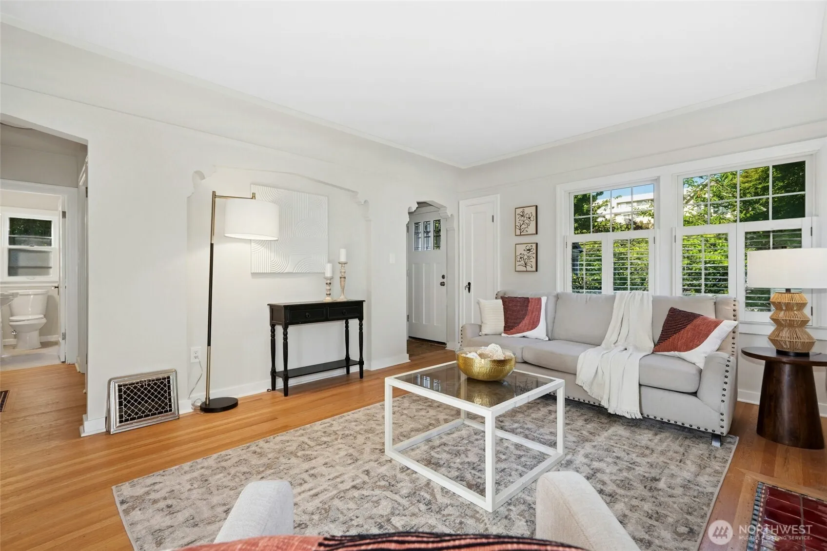 Property photo for 4537 46th Avenue Sw, Seattle photo 5