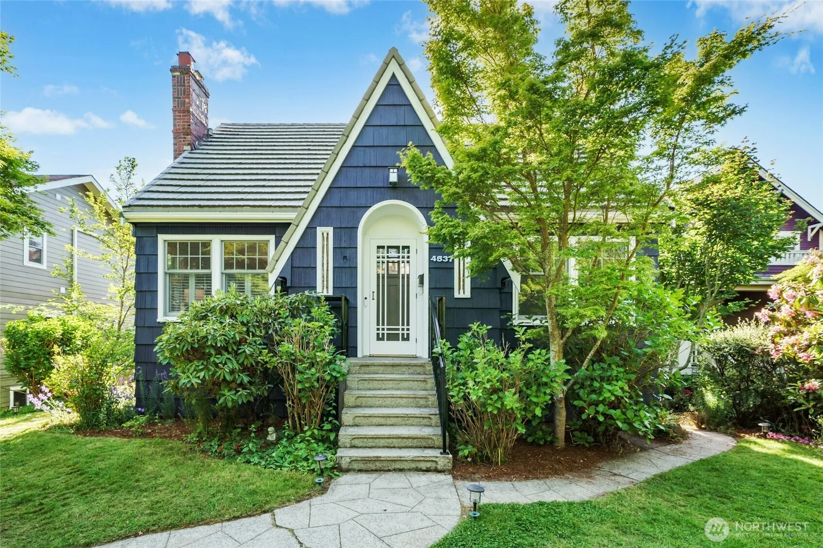 Property photo for 4537 46th Avenue Sw, Seattle