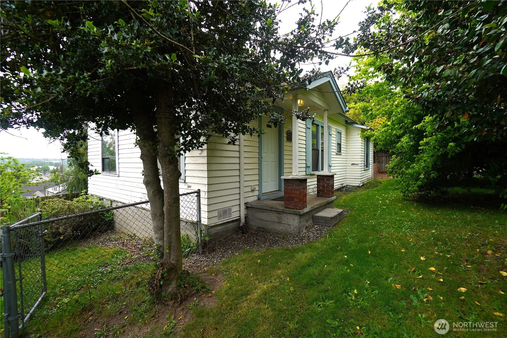 515 Hazel Avenue N, Kent