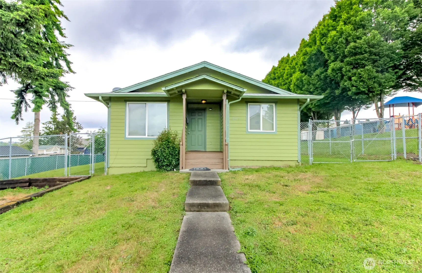 Property photo for 2015 E Gregory Street, Tacoma