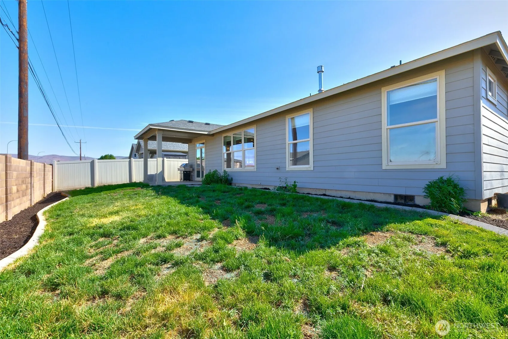 Property photo for 110 N Zeus Street, Moxee photo 3