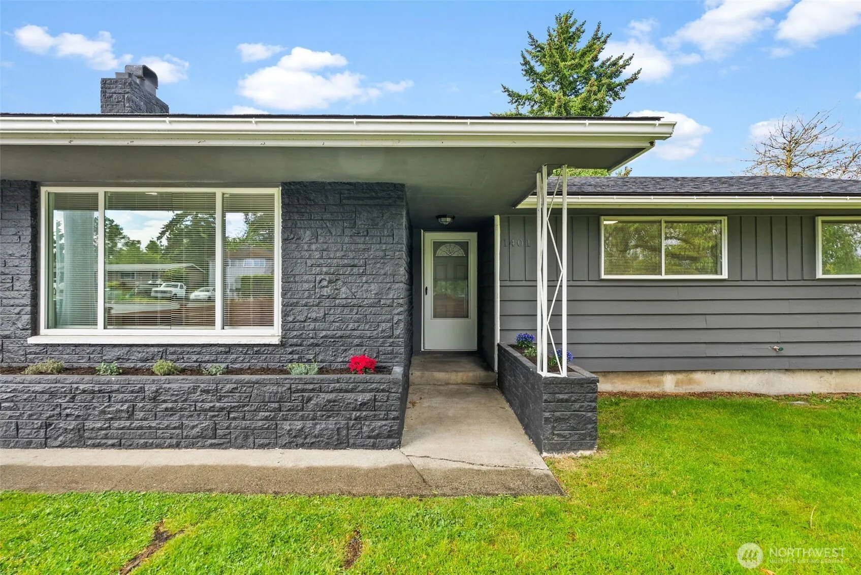 Property photo for 1401 S 84th Street, Tacoma photo 3